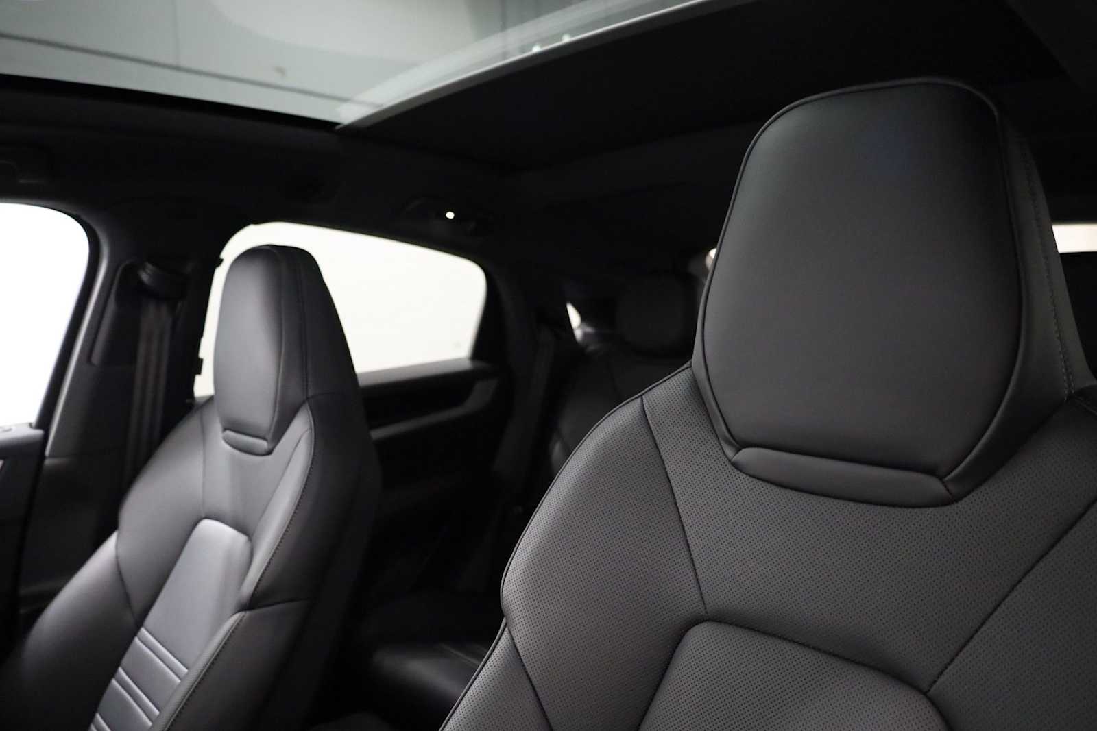 Thumbnail: 2024 Porsche  - 19