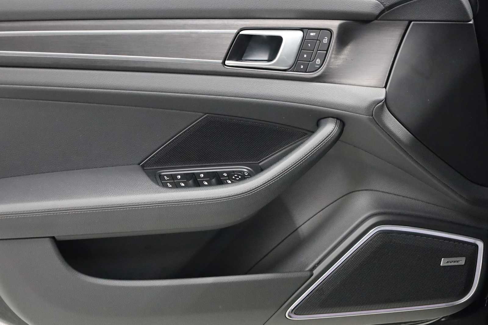 Thumbnail: 2023 Porsche Panamera - 16