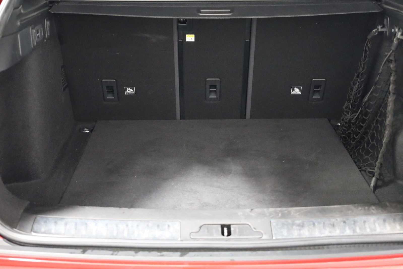 Thumbnail: 2018 Land Rover Range Rover Velar - 39