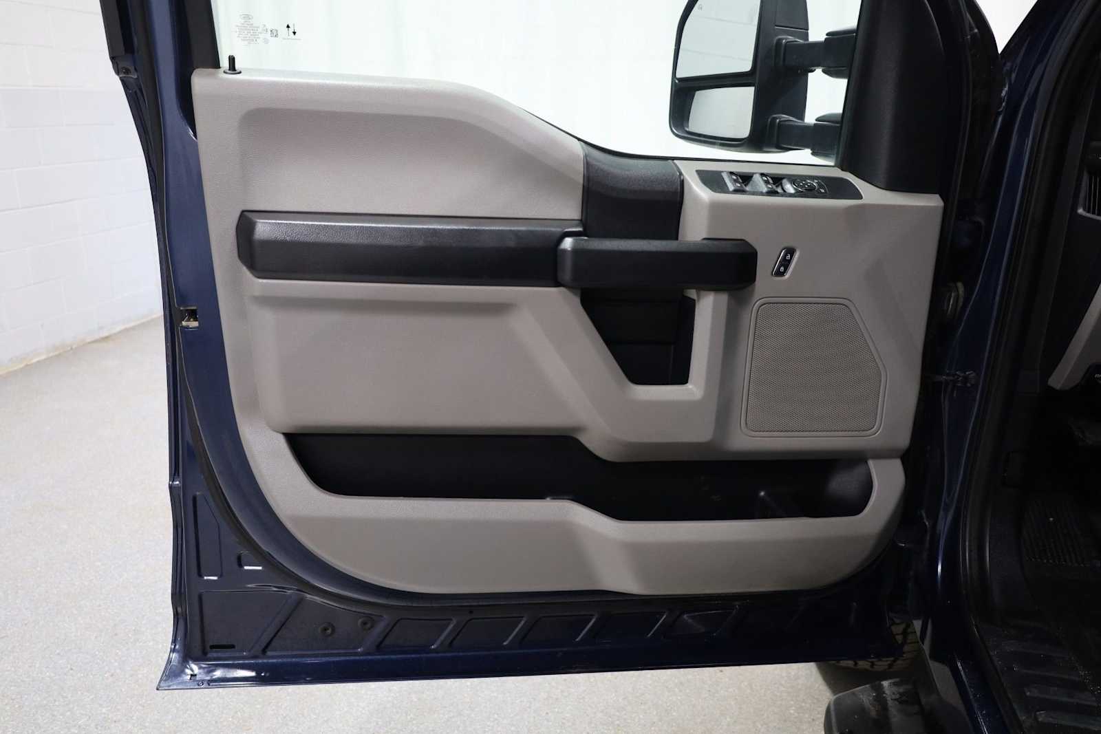 Thumbnail: 2020 Ford F-350 - 16