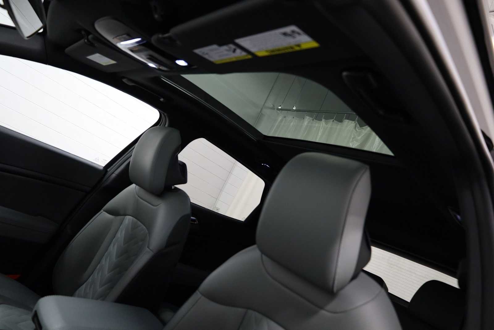 Thumbnail: 2023 Kia Sportage - 18