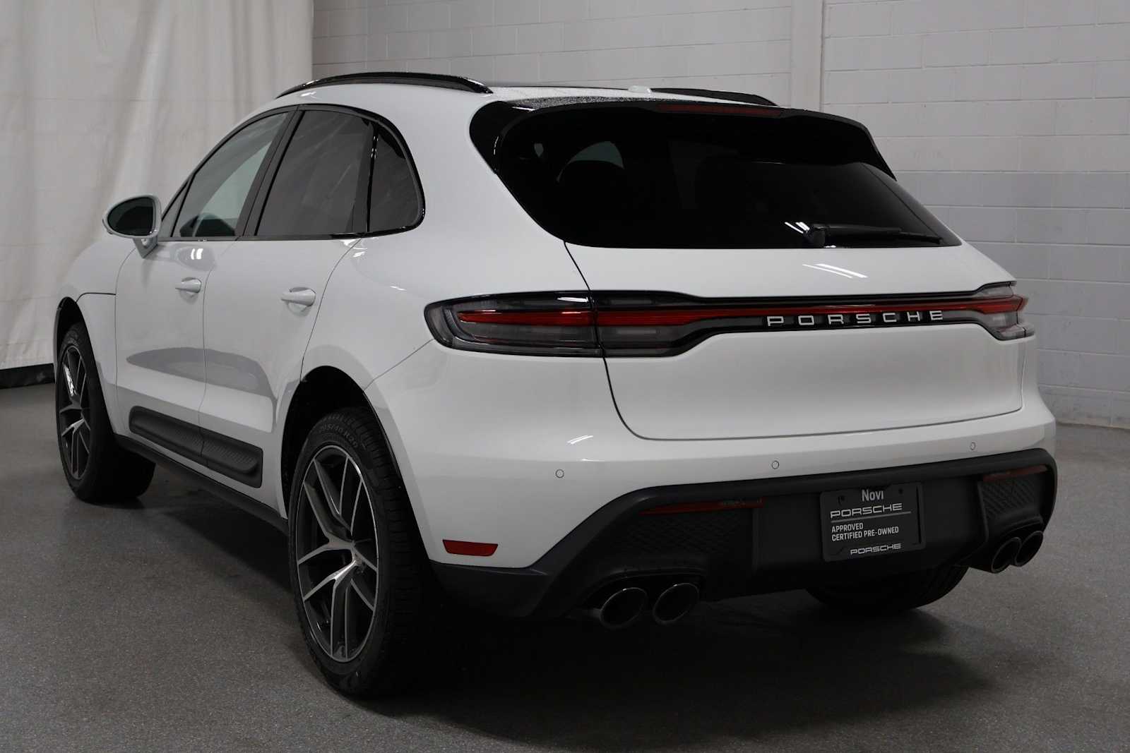 Thumbnail: 2026 Porsche Macan - 3