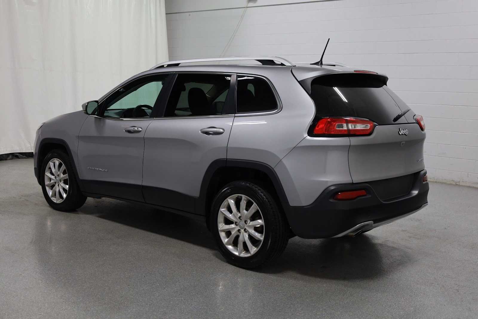 Thumbnail: 2016 Jeep Cherokee - 3