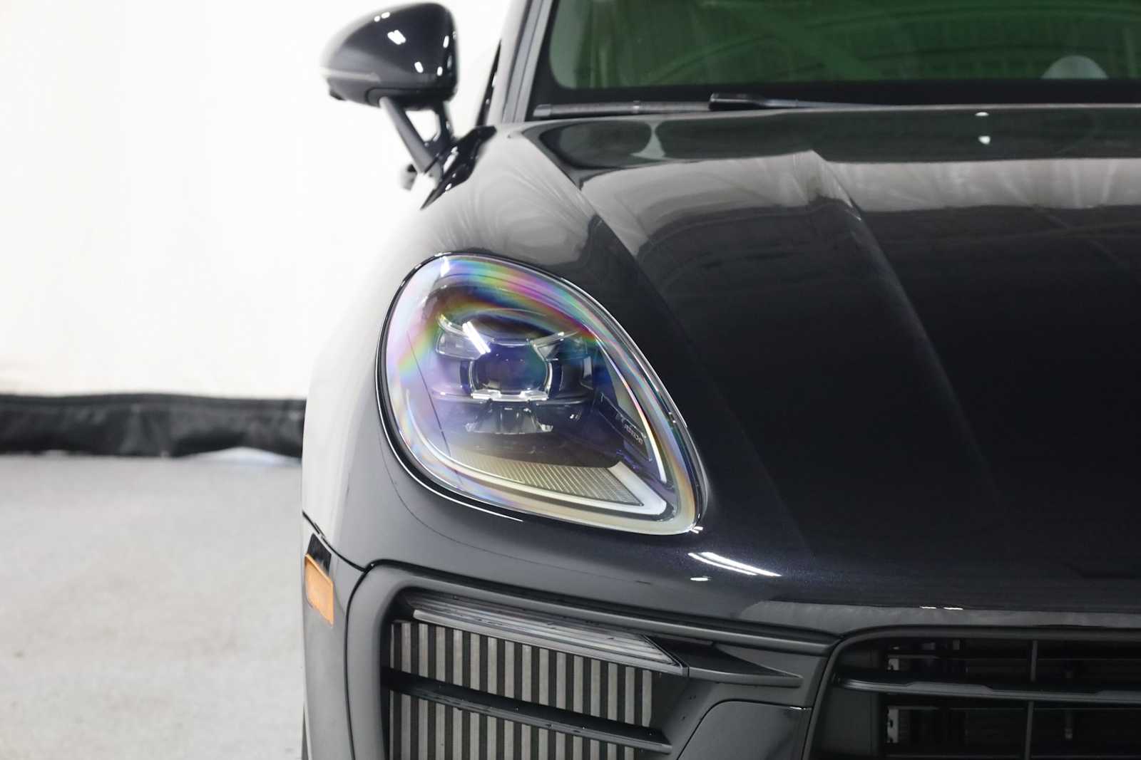 Thumbnail: 2025 Porsche Macan - 15