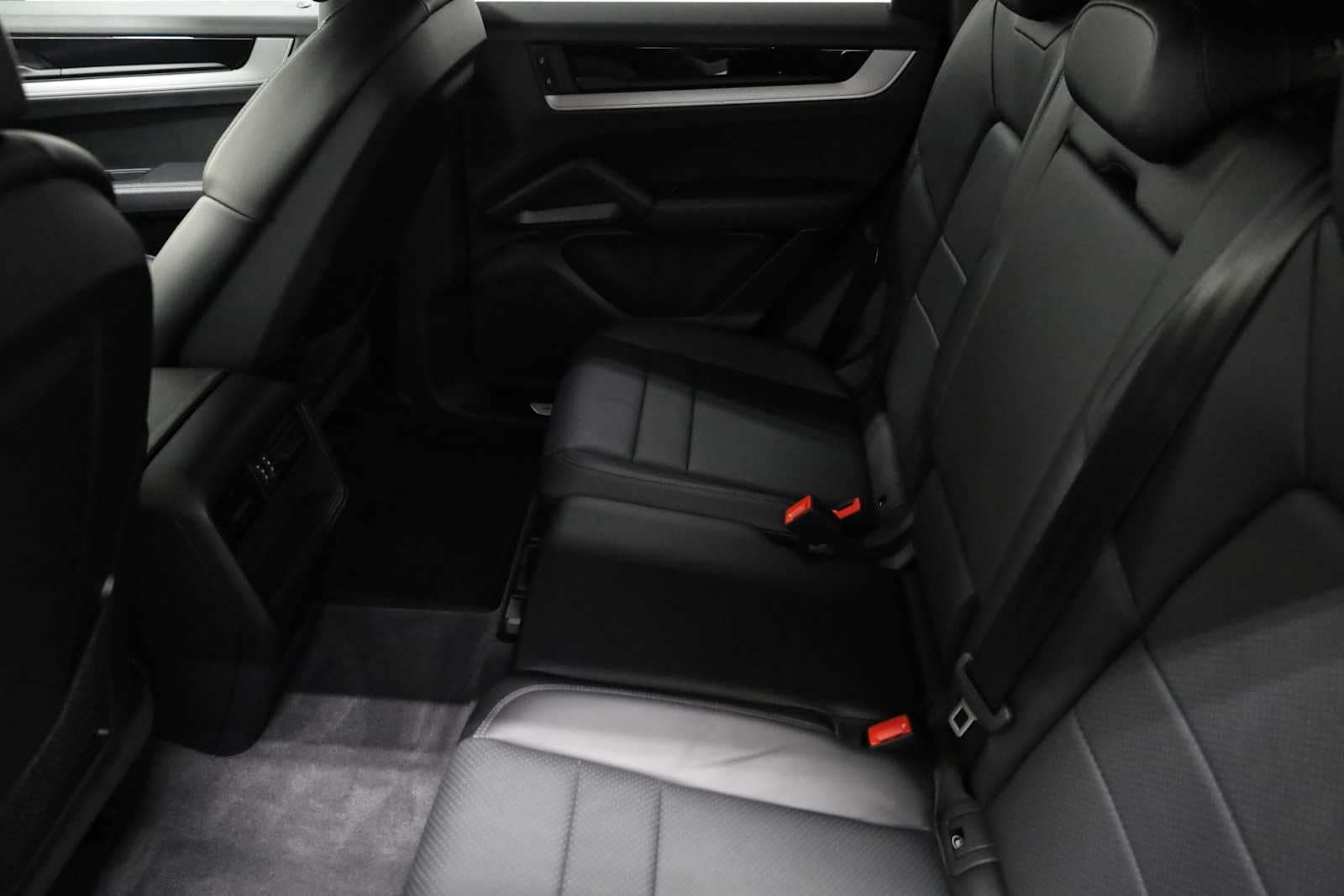 Thumbnail: 2024 Porsche Cayenne - 31