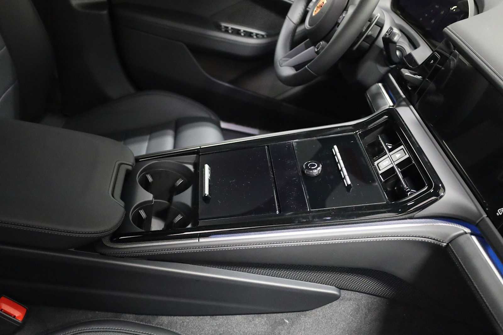 Thumbnail: 2026 Porsche Panamera - 21