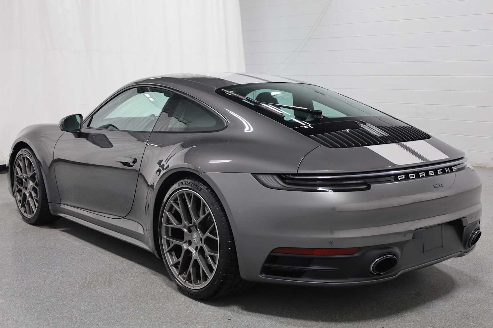 2022 Porsche 911 photo 3