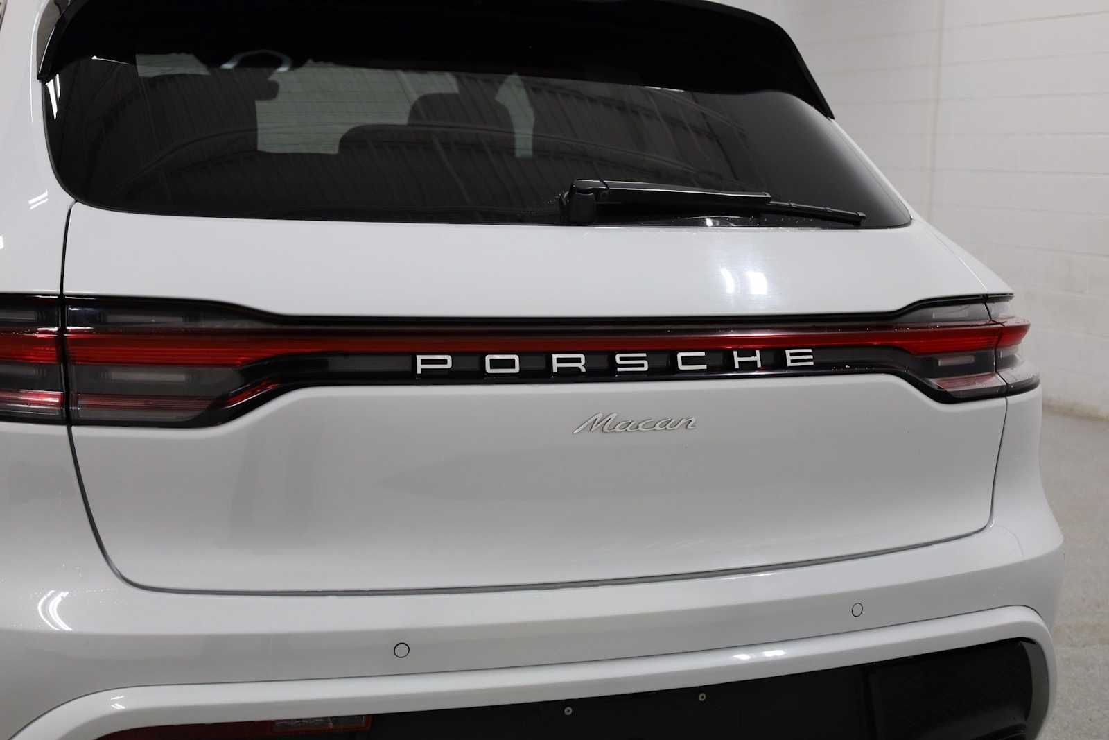 Thumbnail: 2023 Porsche Macan - 8