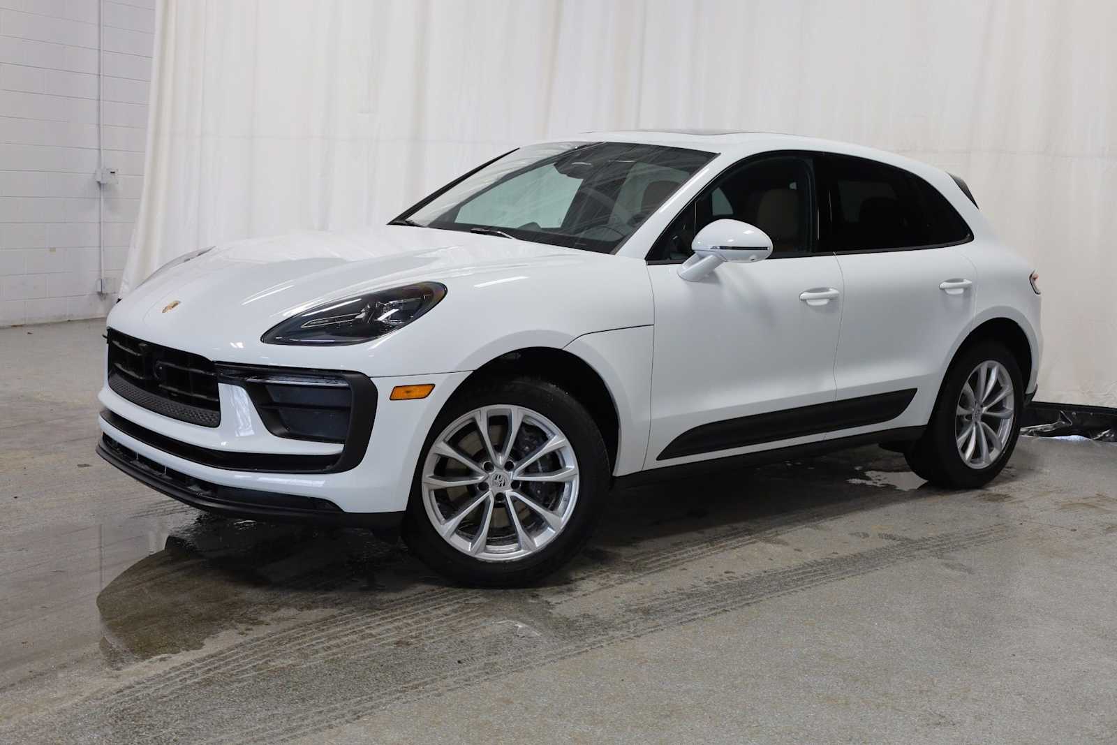Thumbnail: 2026 Porsche Macan - 1