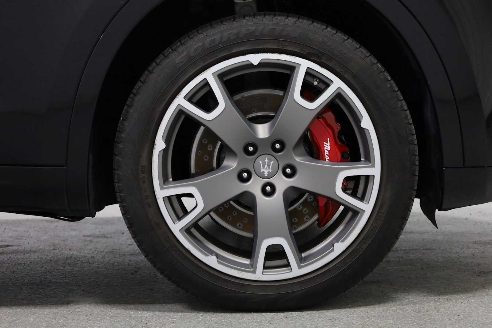 Thumbnail: 2017 Maserati Levante - 12