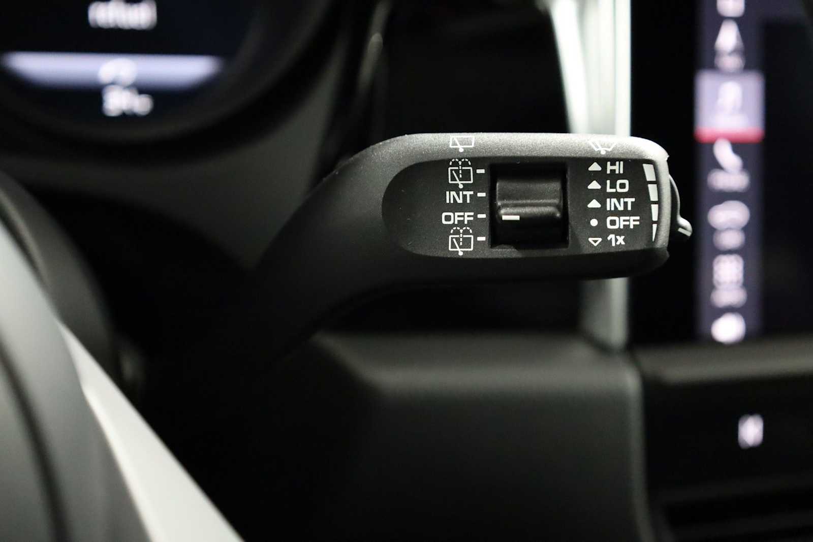 Thumbnail: 2026 Porsche Macan - 30