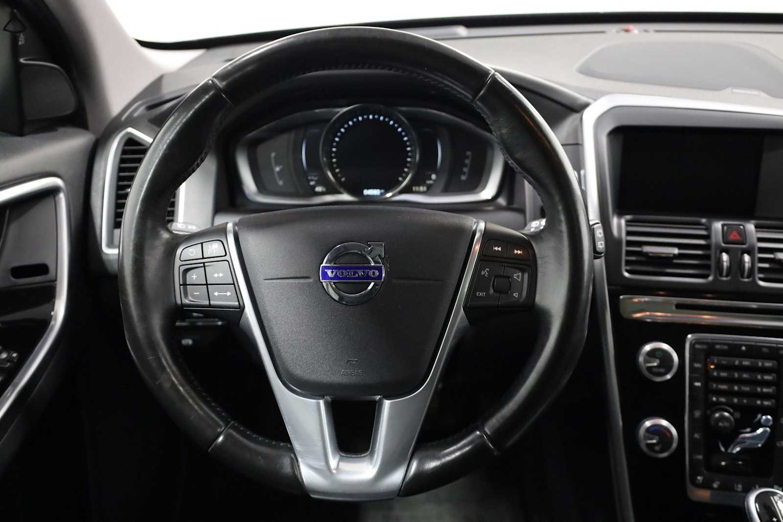 Thumbnail: 2016 Volvo XC60 - 23