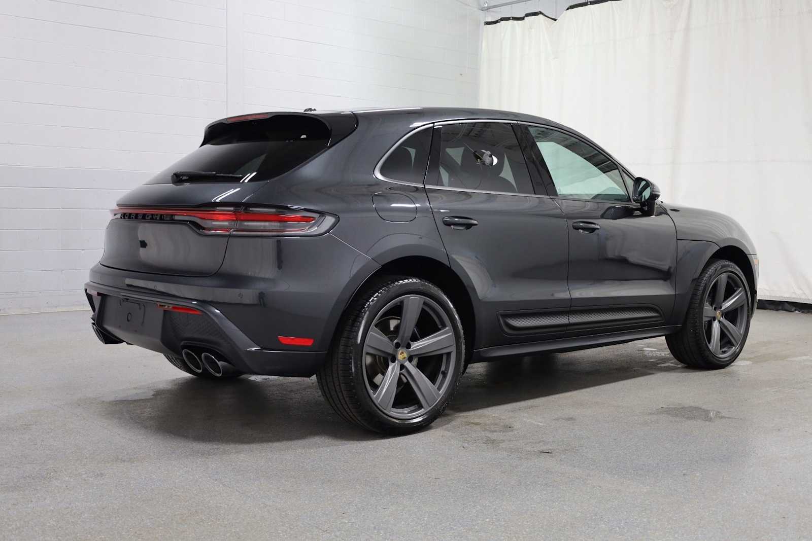 Thumbnail: 2024 Porsche Macan - 9