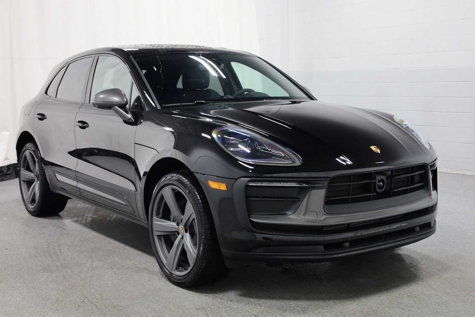 Thumbnail: 2025 Porsche Macan - 13