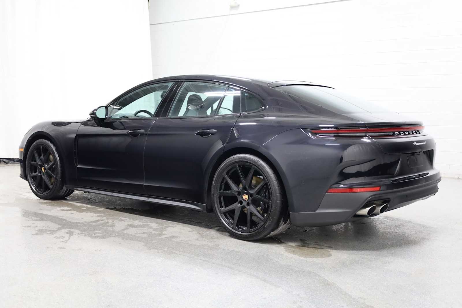 Thumbnail: 2025 Porsche Panamera - 3