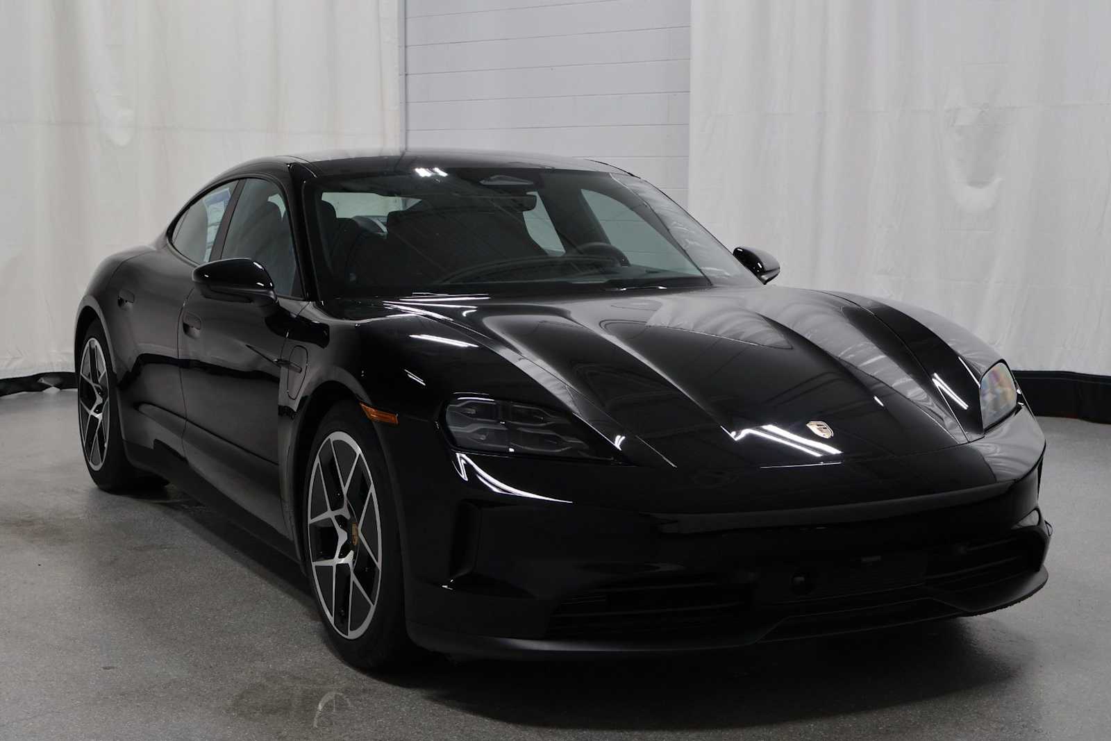 Thumbnail: 2026 Porsche Taycan - 13