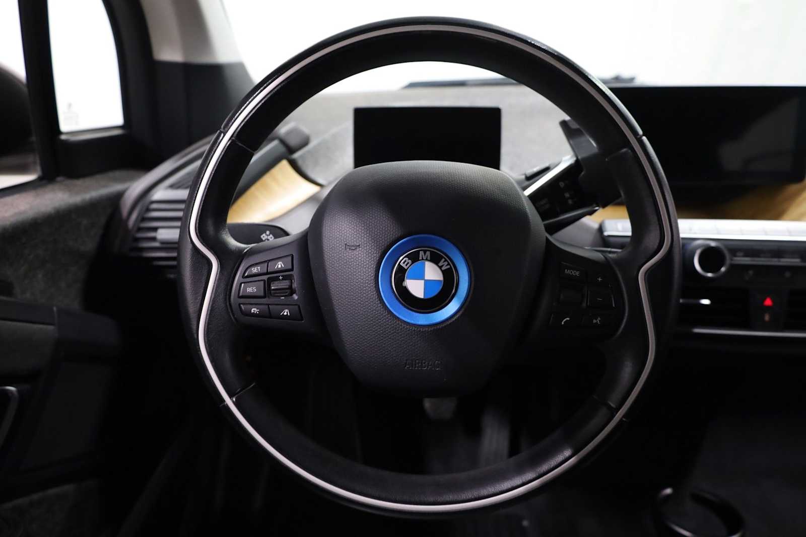 Thumbnail: 2016 BMW i3 - 21