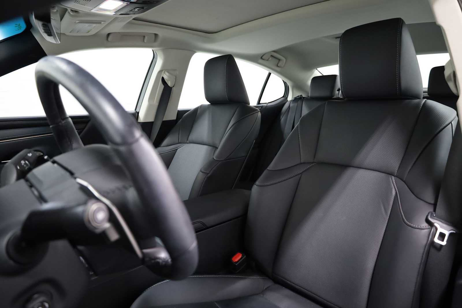 Thumbnail: 2023 Lexus ES - 5