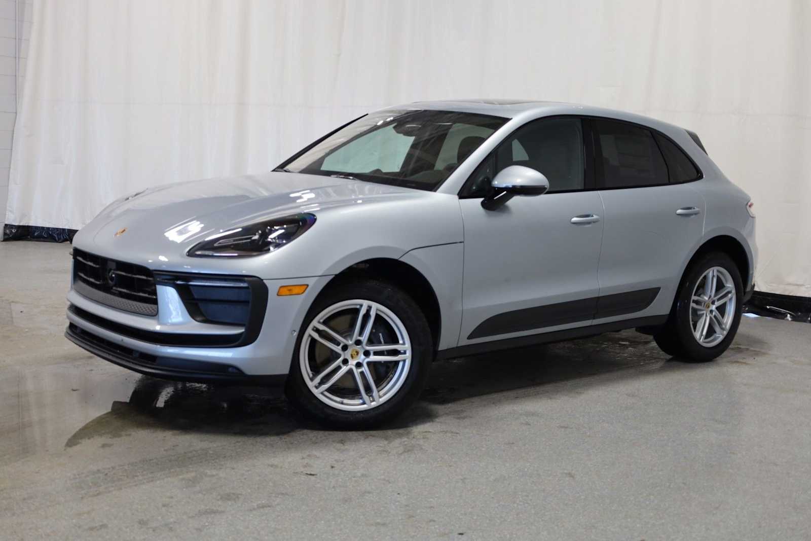 Thumbnail: 2026 Porsche Macan - 1