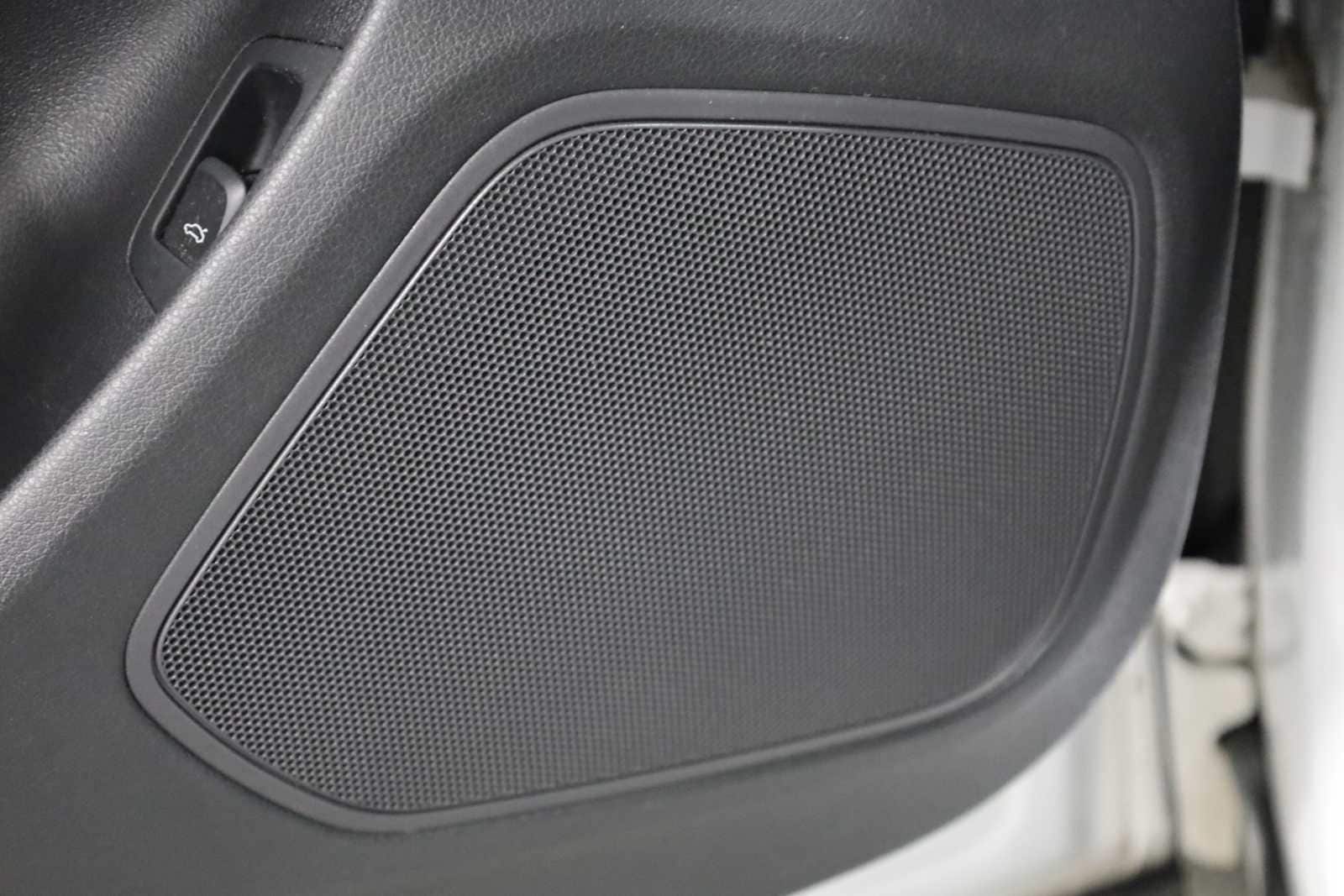 Thumbnail: 2016 Audi Q3 - 17