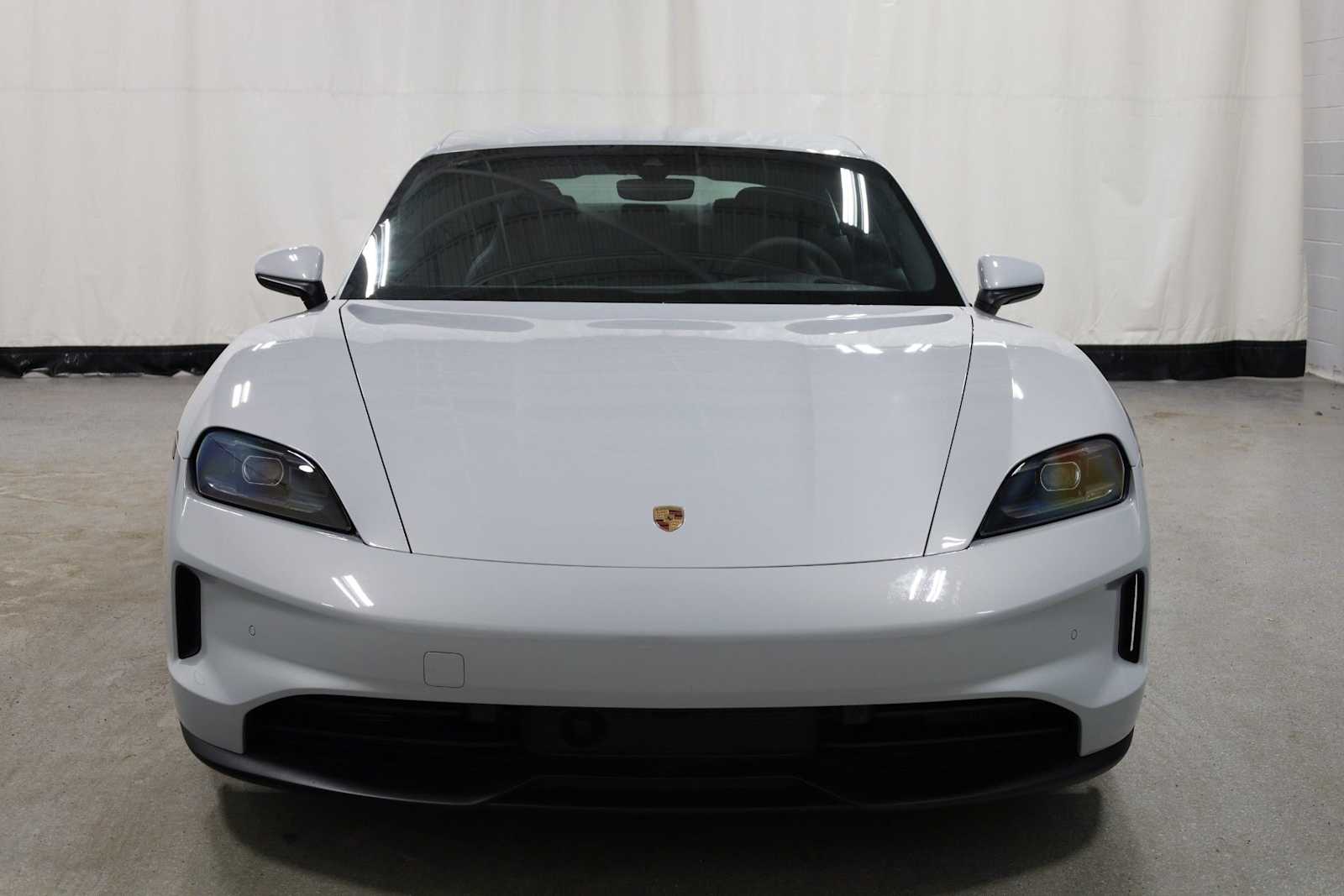 Thumbnail: 2025 Porsche Taycan - 14