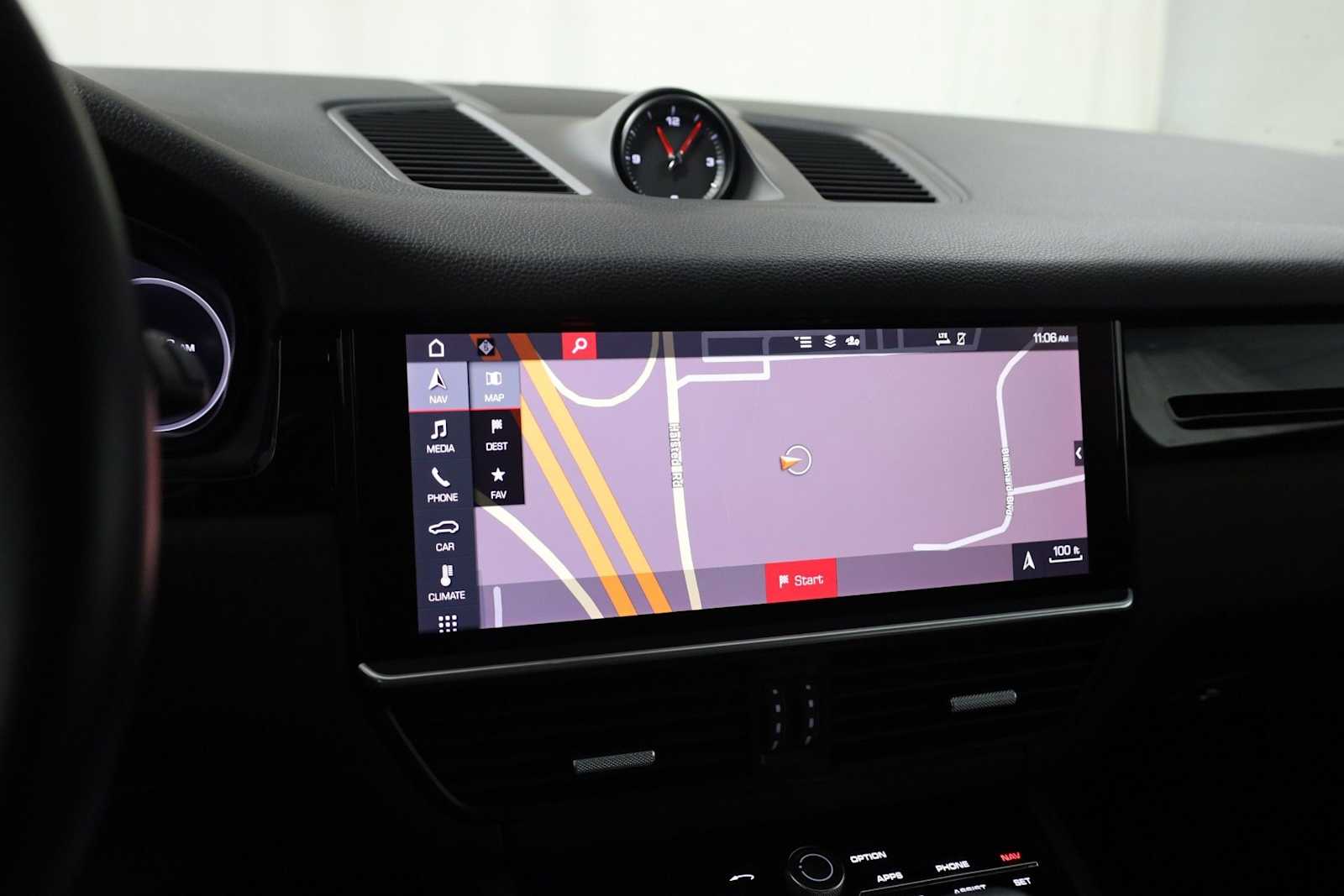 Thumbnail: 2021 Porsche Cayenne - 33