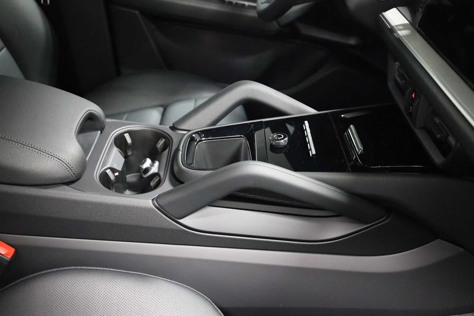 Thumbnail: 2026 Porsche Cayenne - 21