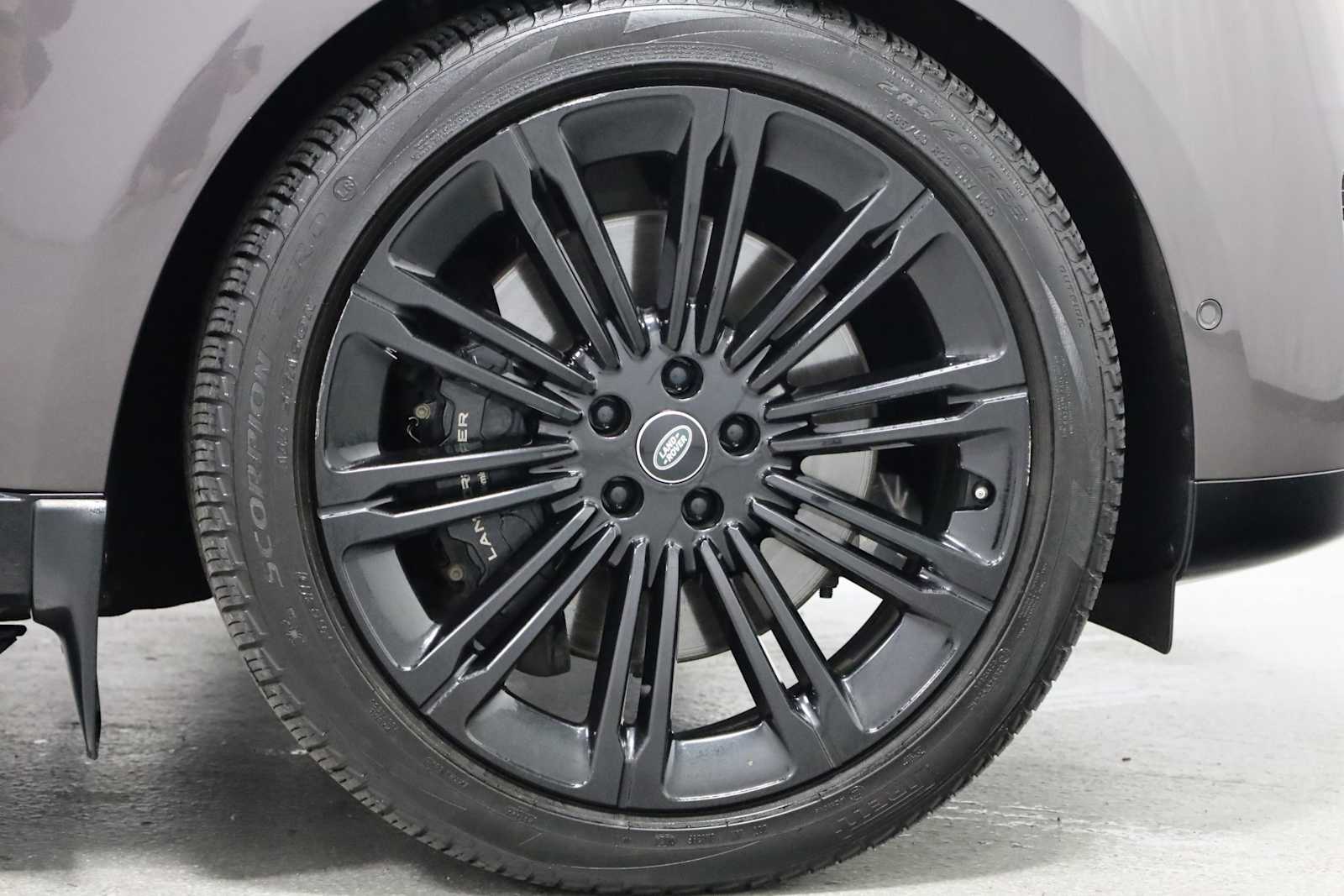 Thumbnail: 2023 Land Rover Range Rover - 20