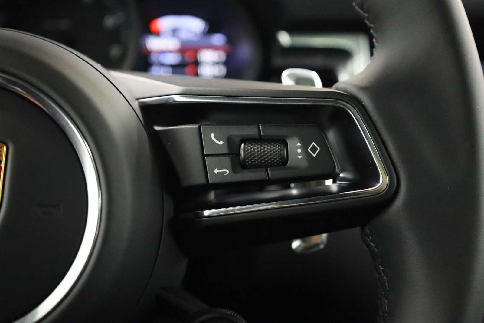 Thumbnail: 2026 Porsche Macan - 28