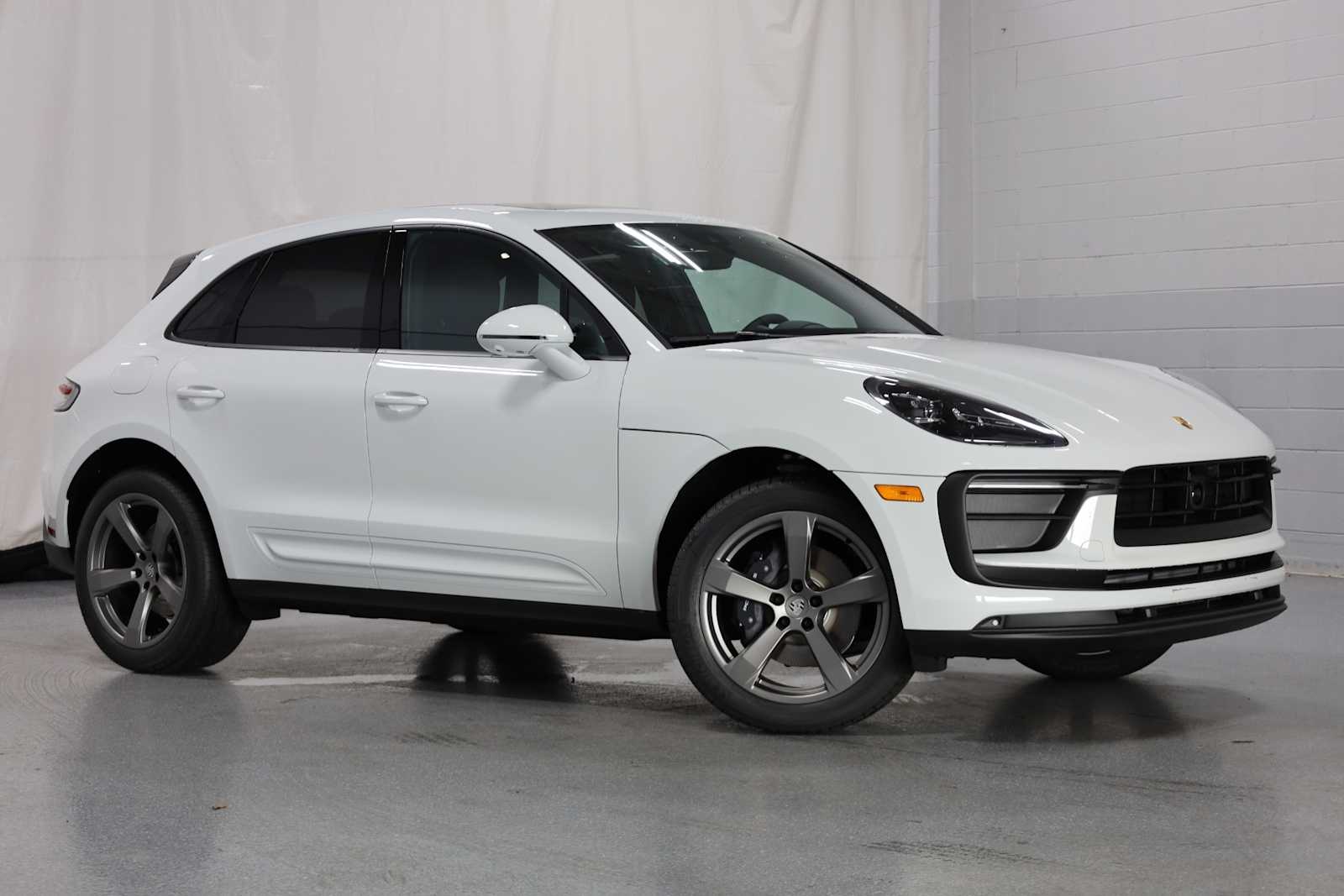 Thumbnail: 2025 Porsche Macan - 8