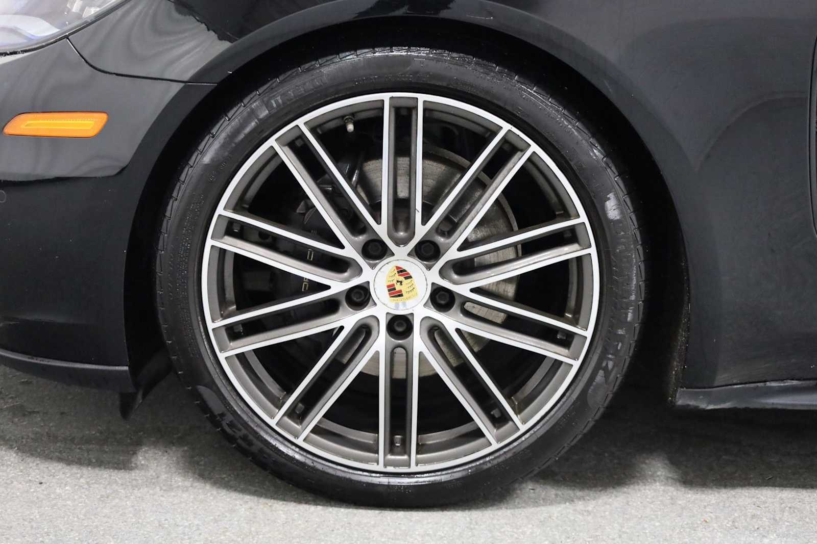 Thumbnail: 2018 Porsche Panamera - 38