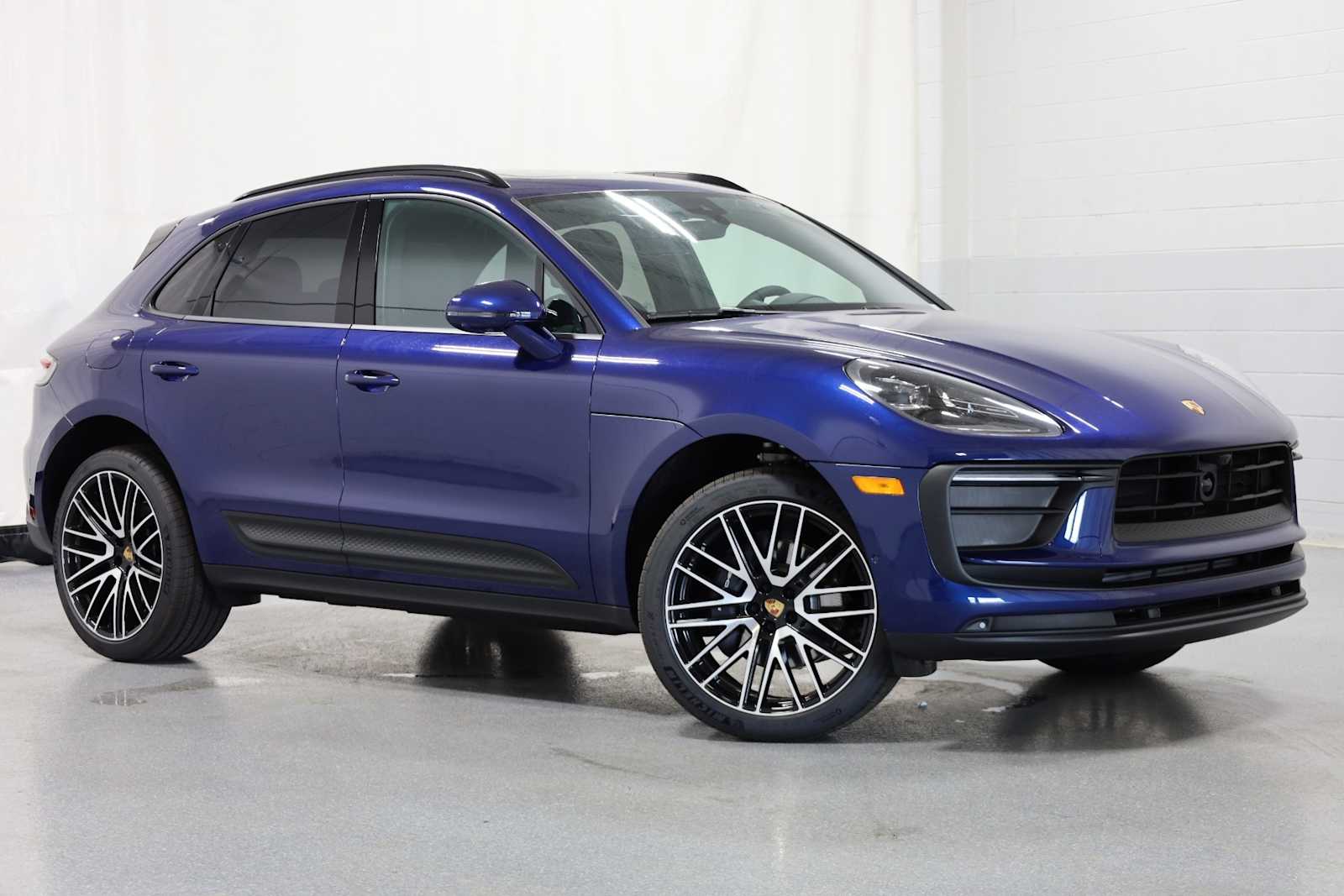 Thumbnail: 2024 Porsche Macan - 9