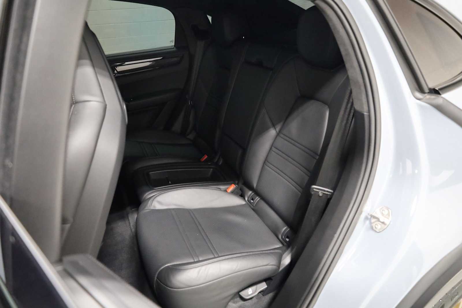 Thumbnail: 2022 Porsche  - 35