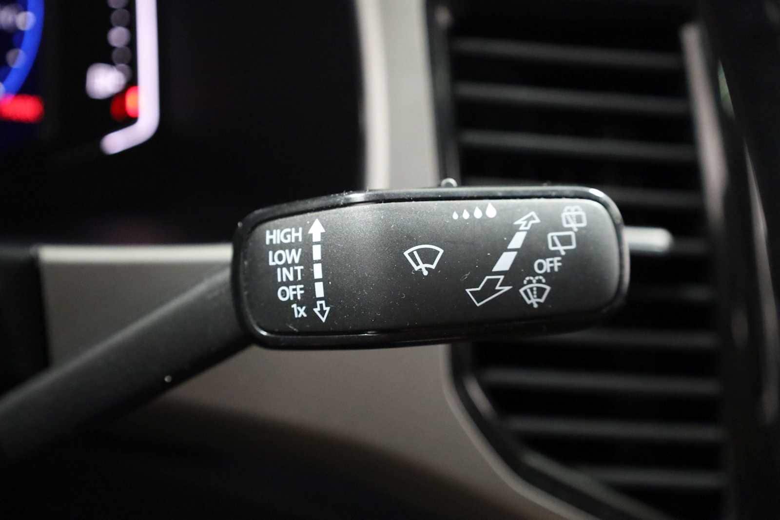 Thumbnail: 2021 Volkswagen Atlas - 27