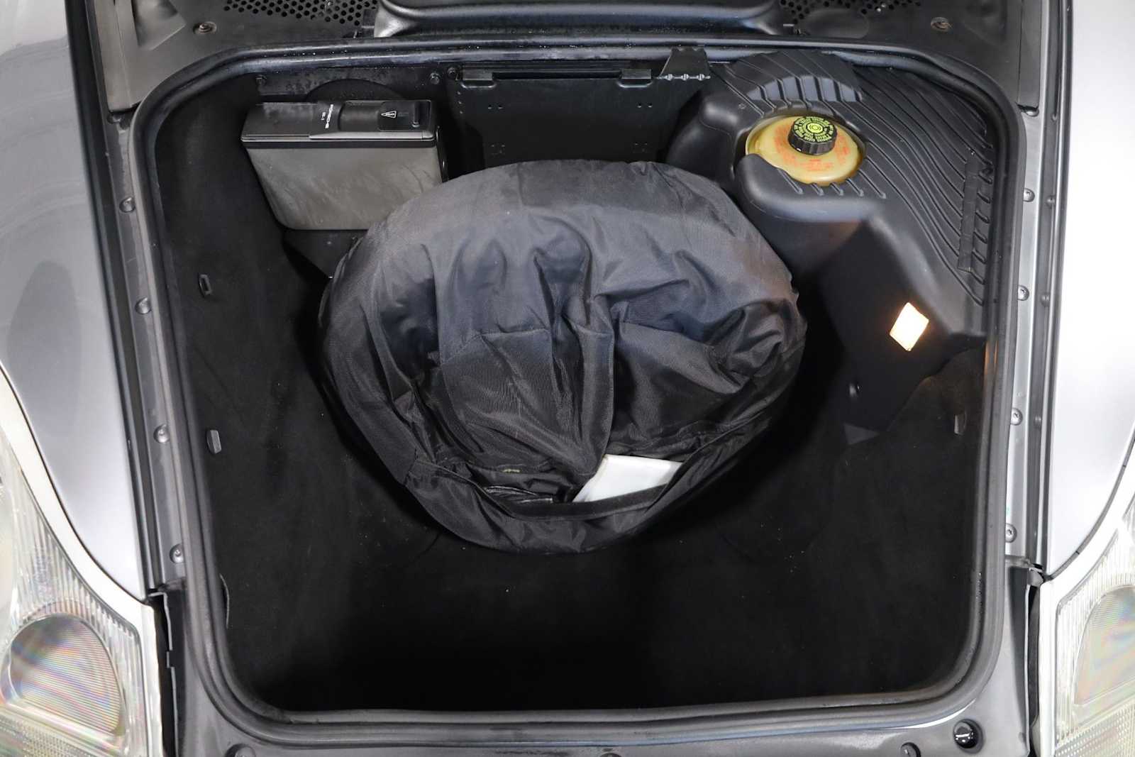 Thumbnail: 2001 Porsche 911 - 37