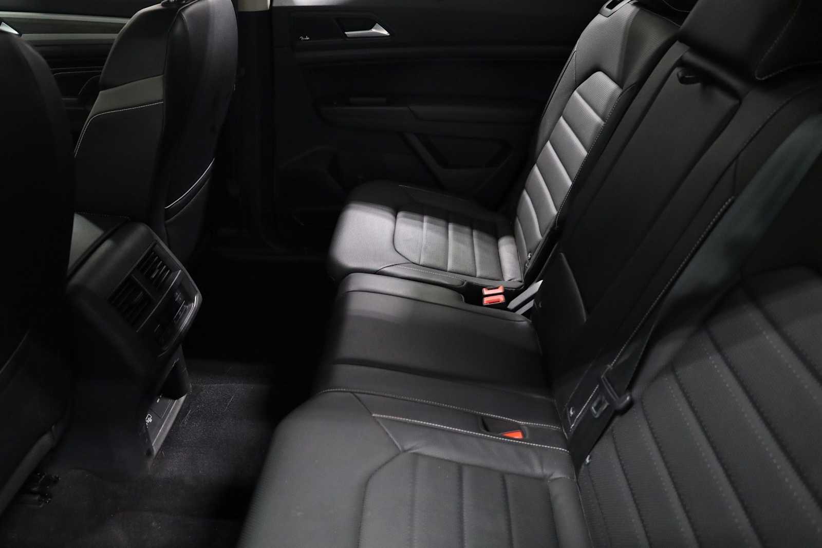 Thumbnail: 2021 Volkswagen Atlas - 33