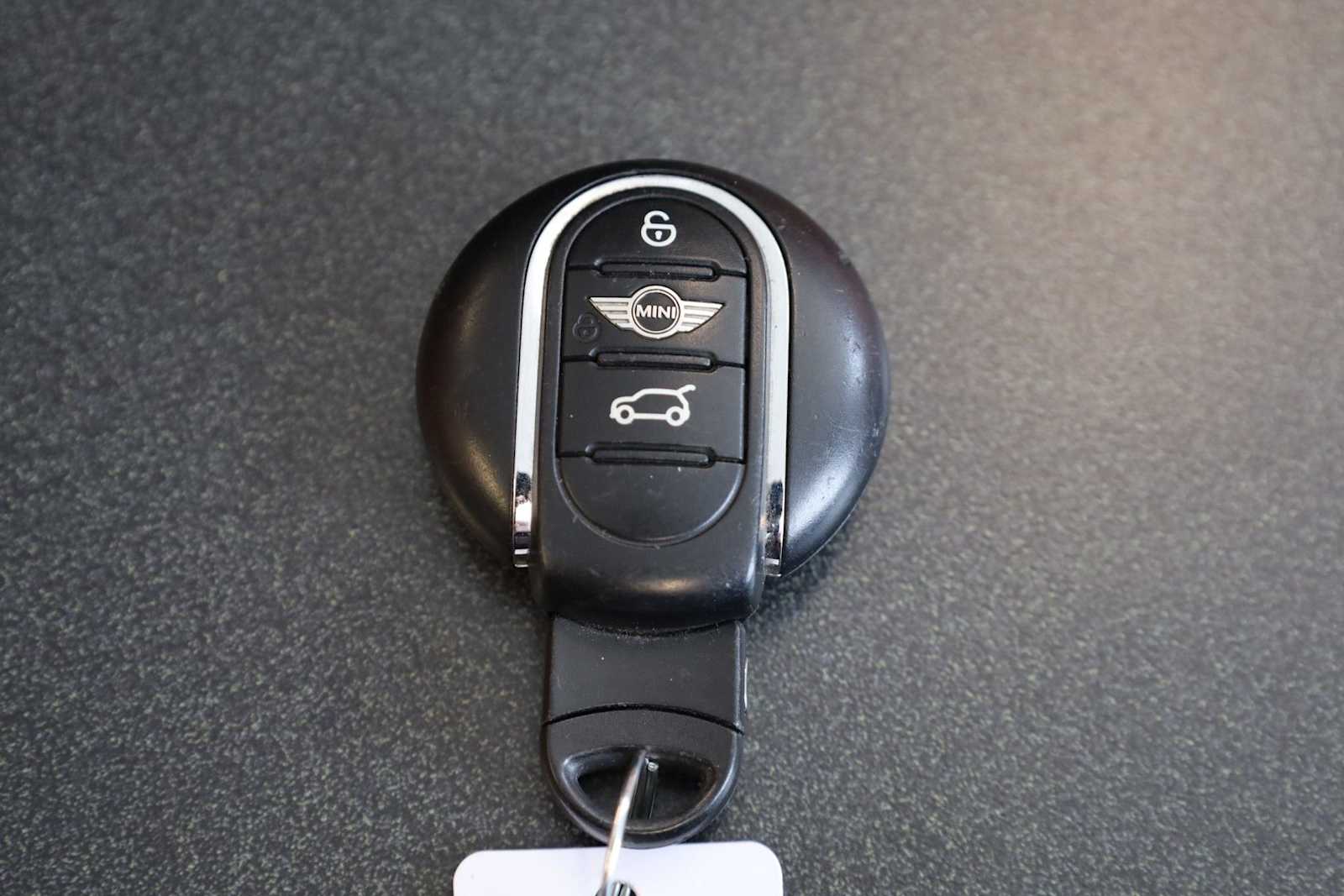 Thumbnail: 2016 MINI Cooper Hardtop - 40