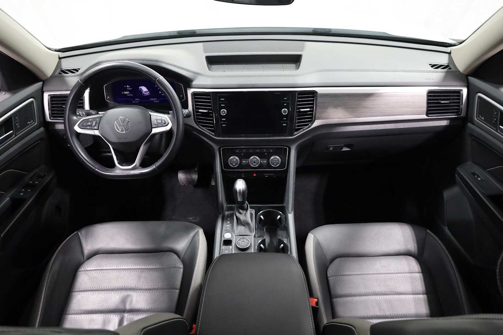 Thumbnail: 2021 Volkswagen Atlas - 23