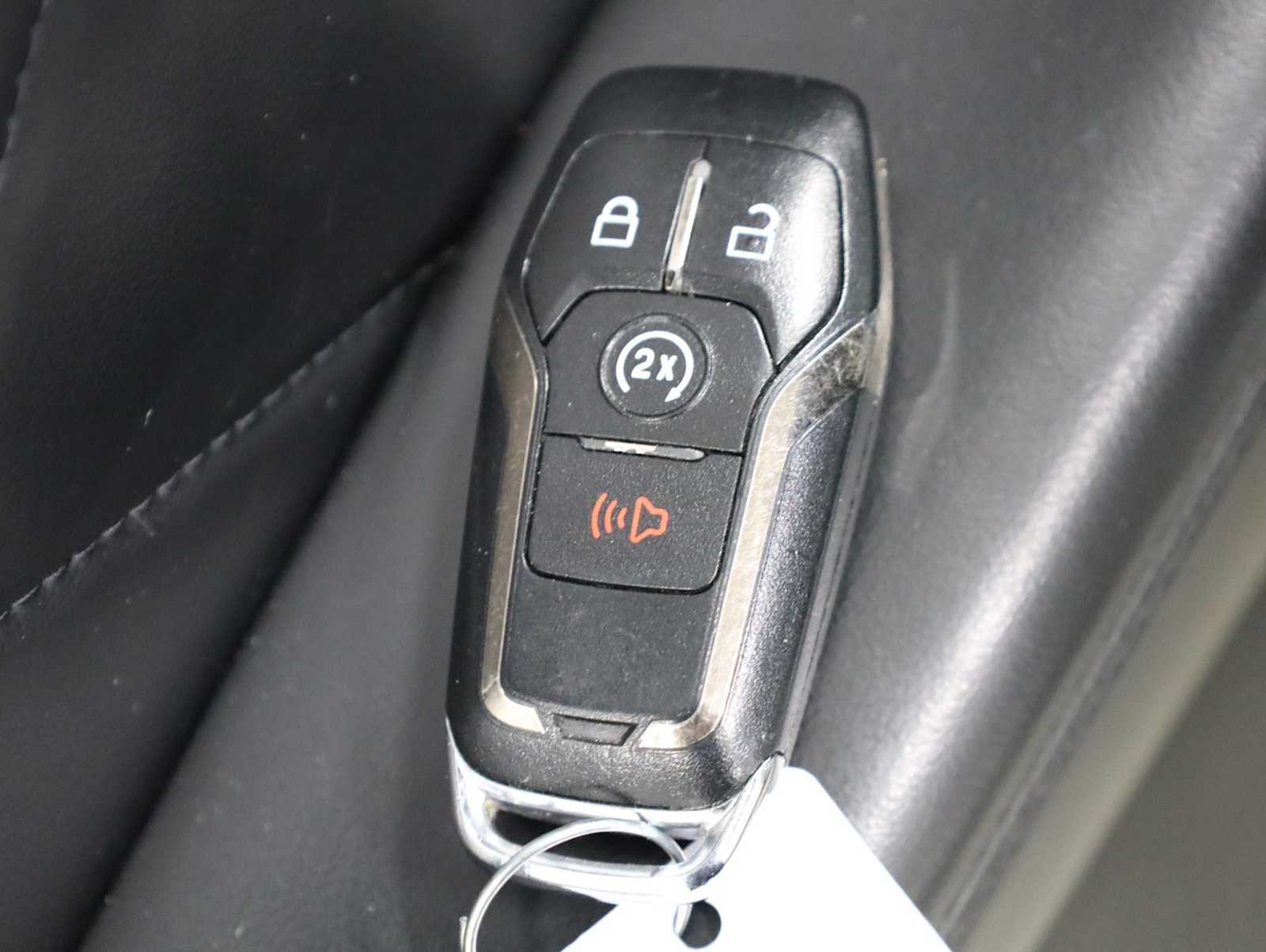 Thumbnail: 2016 Lincoln MKC - 39