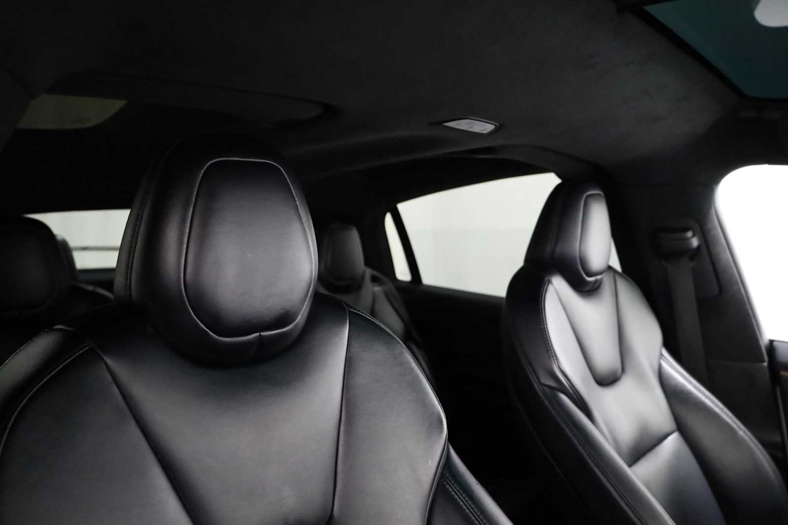 Thumbnail: 2021 Tesla Model X - 20