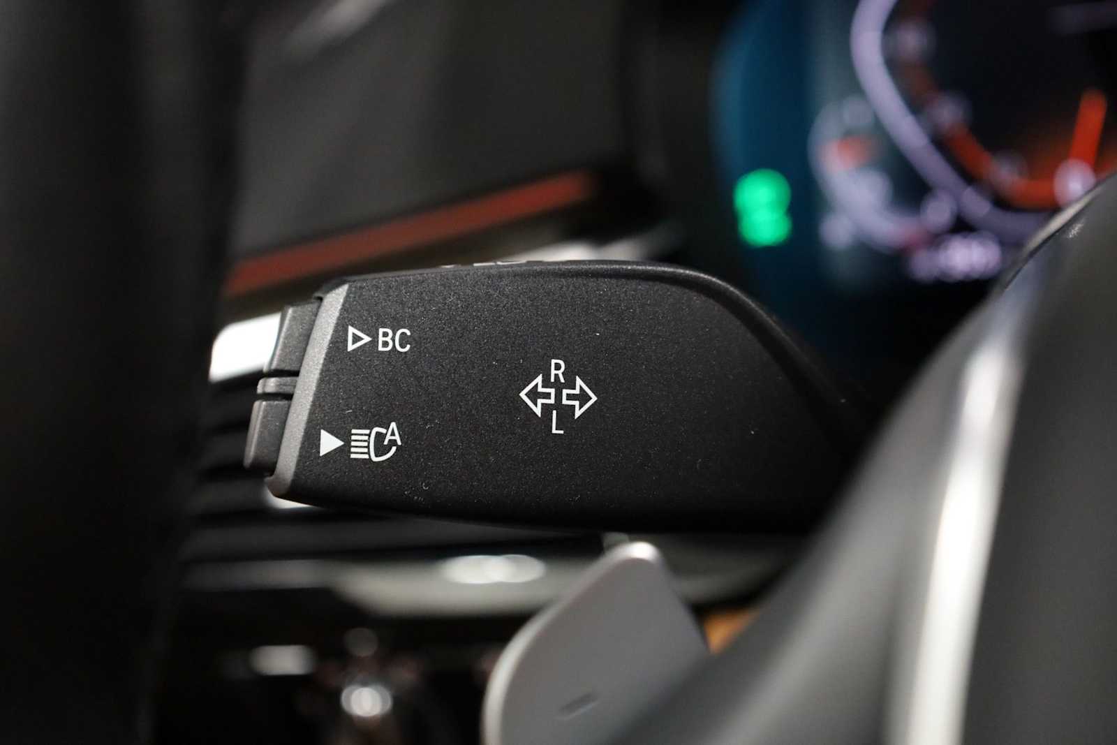 Thumbnail: 2022 BMW 5 Series - 28