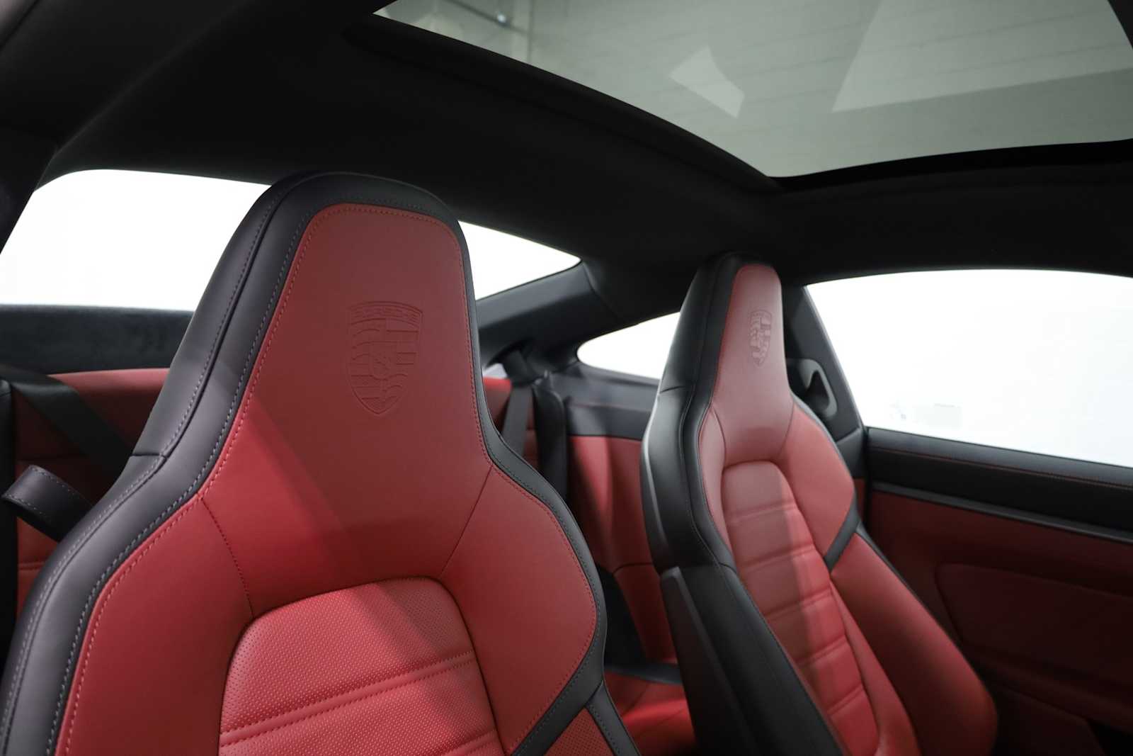 Thumbnail: 2025 Porsche 911 - 22