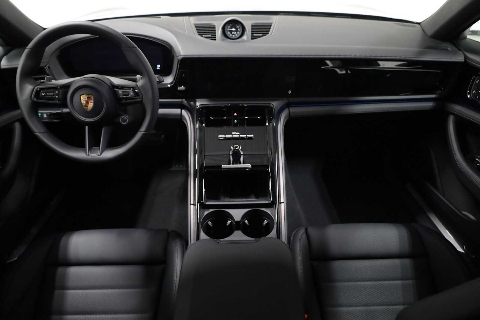 Thumbnail: 2026 Porsche Panamera - 26