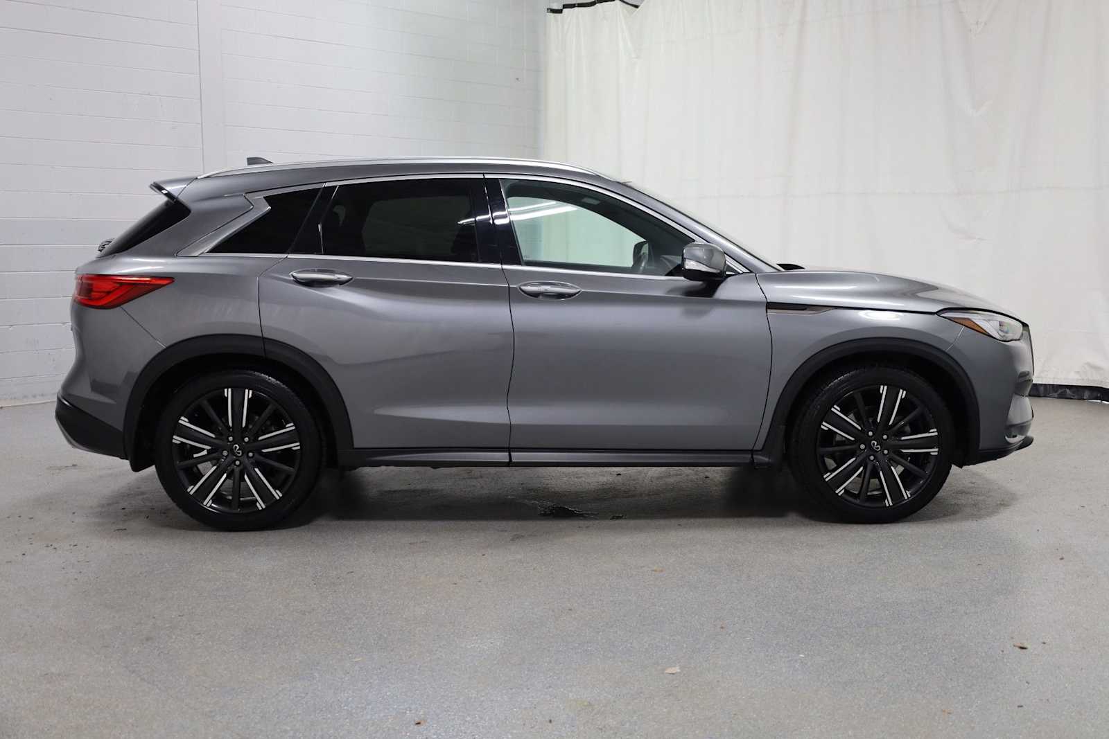 Thumbnail: 2021 INFINITI QX50 - 10