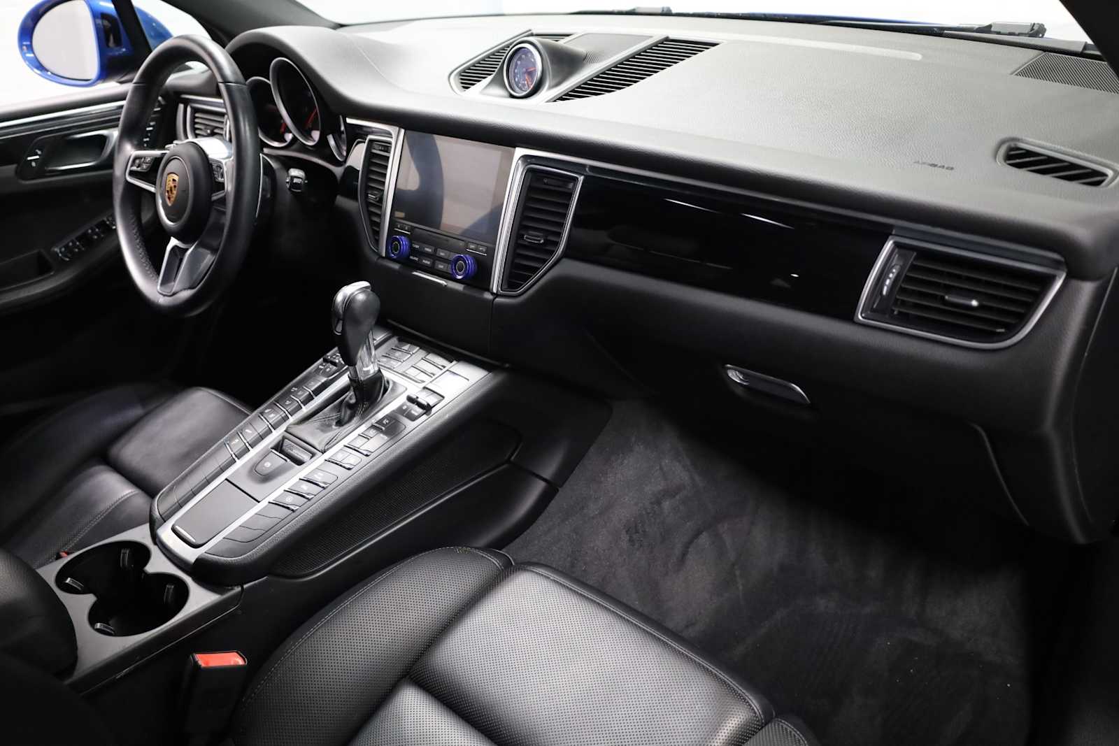 Thumbnail: 2018 Porsche Macan - 6