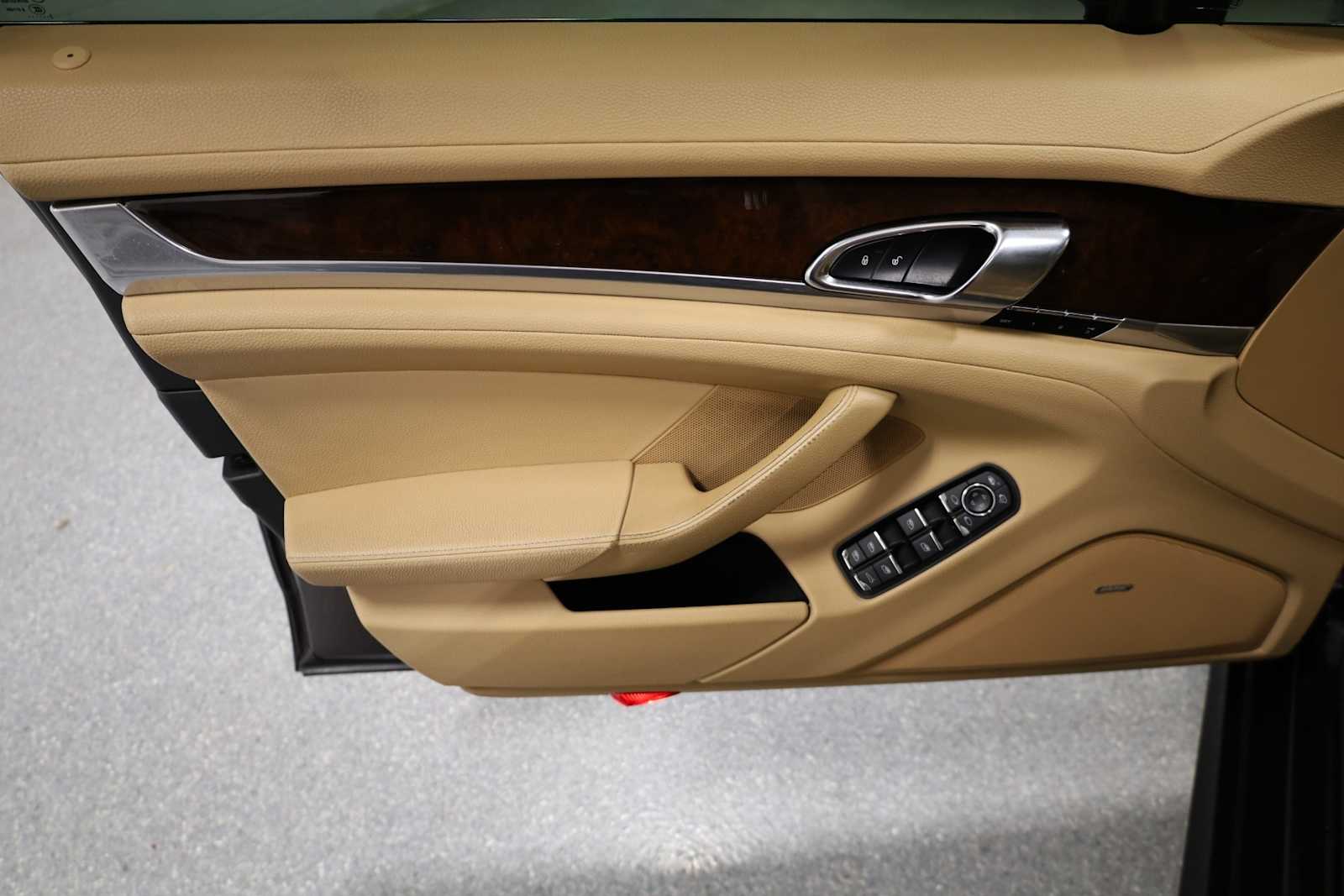Thumbnail: 2014 Porsche Panamera - 16