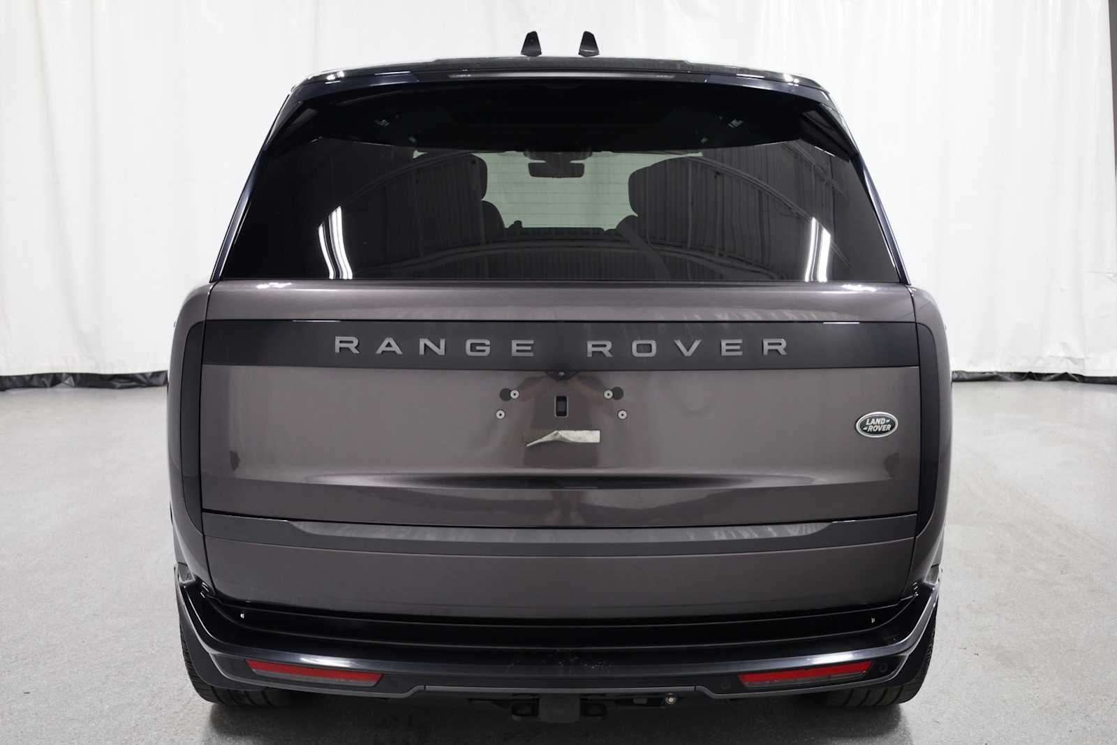 Thumbnail: 2023 Land Rover Range Rover - 15