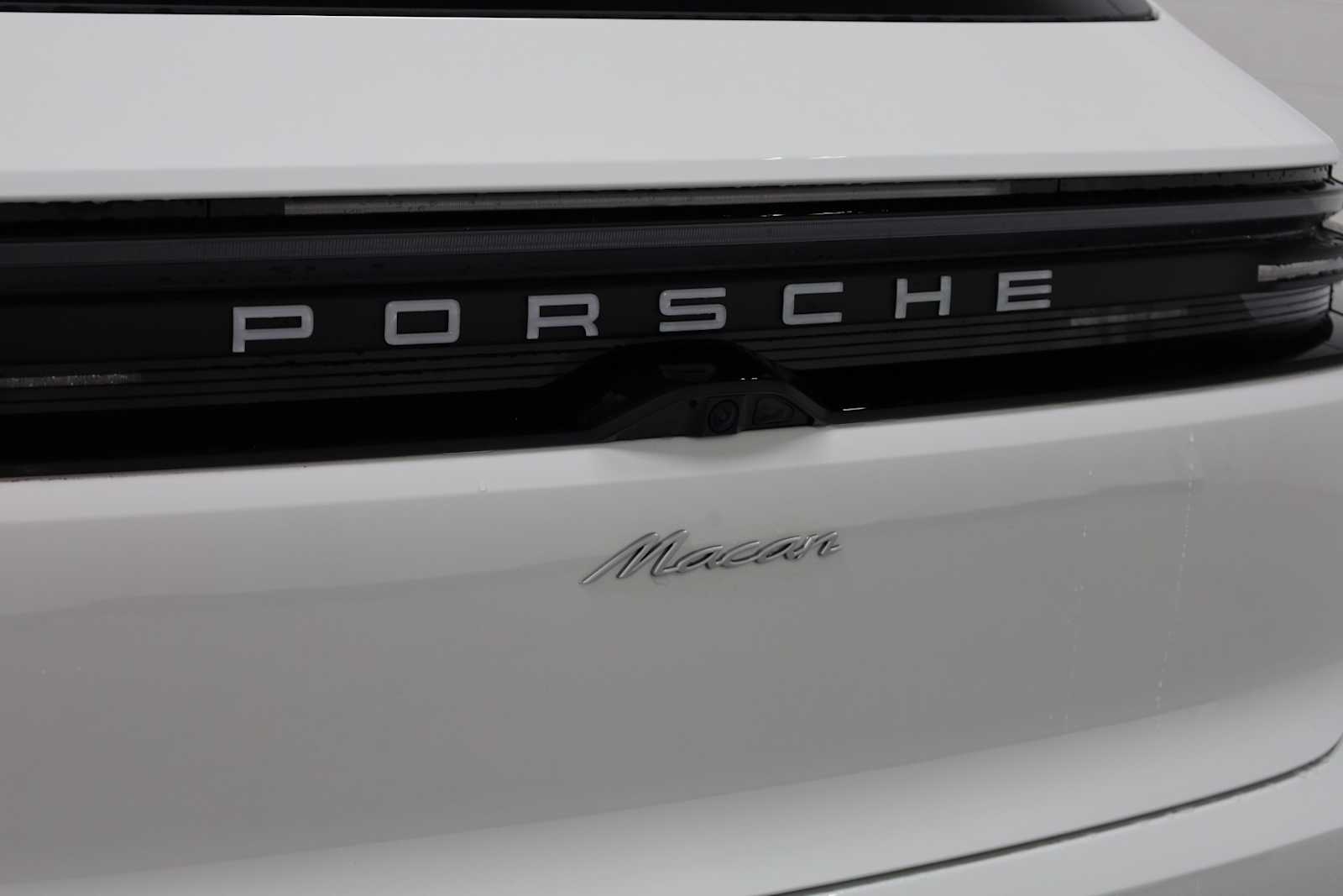 Thumbnail: 2025 Porsche Macan - 10