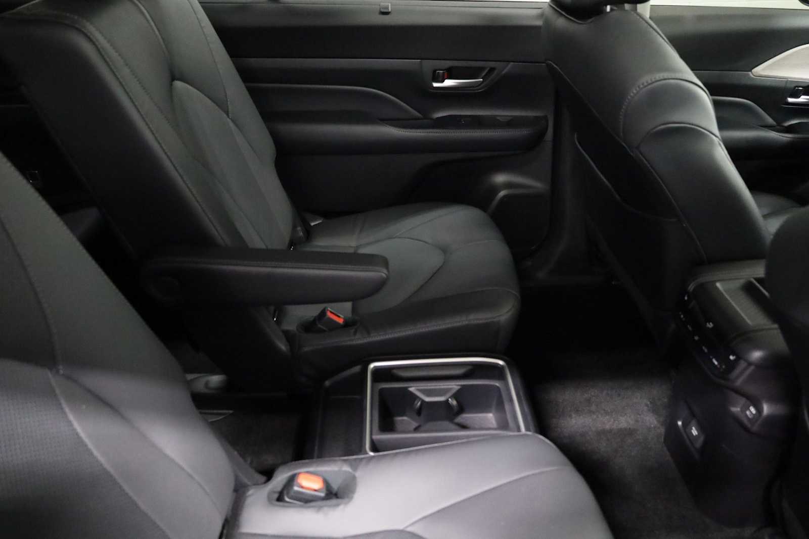 Thumbnail: 2024 Toyota Grand Highlander - 33