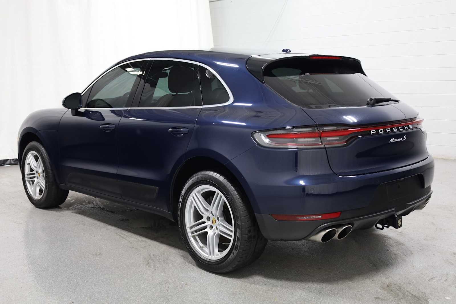 Thumbnail: 2020 Porsche Macan - 3